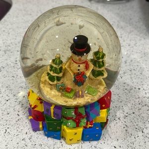 Christmas "Gifts" Snowman & Christmas Trees Snow Water Globe